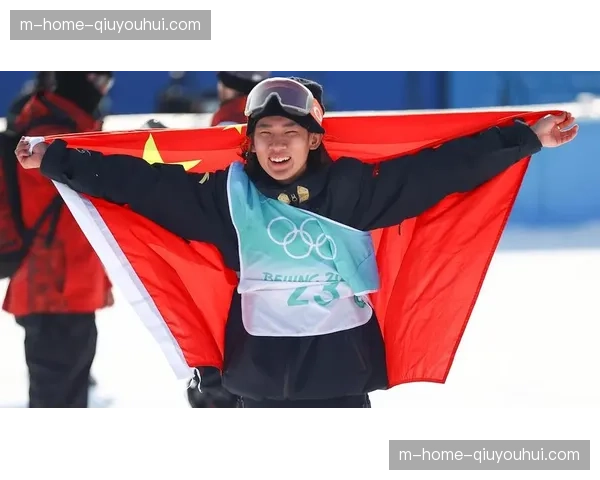 苏翊鸣三跳满级难度战术解析 正反脚2160组合锁定单板金牌